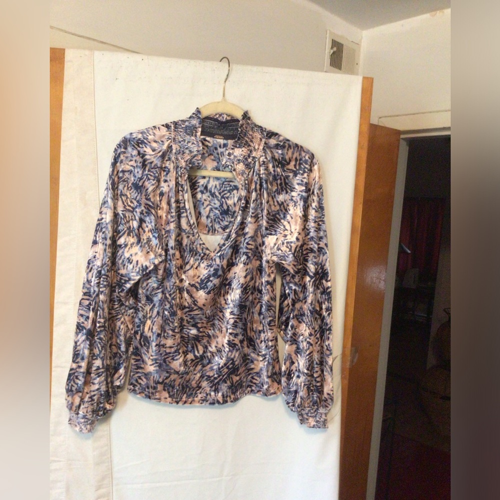 FREE PEOPLE VELOUR BLOUSE SZ M